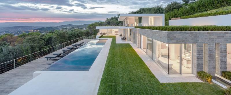 Installation de baies vitrées dans une villa sur les hauteurs du Cannet